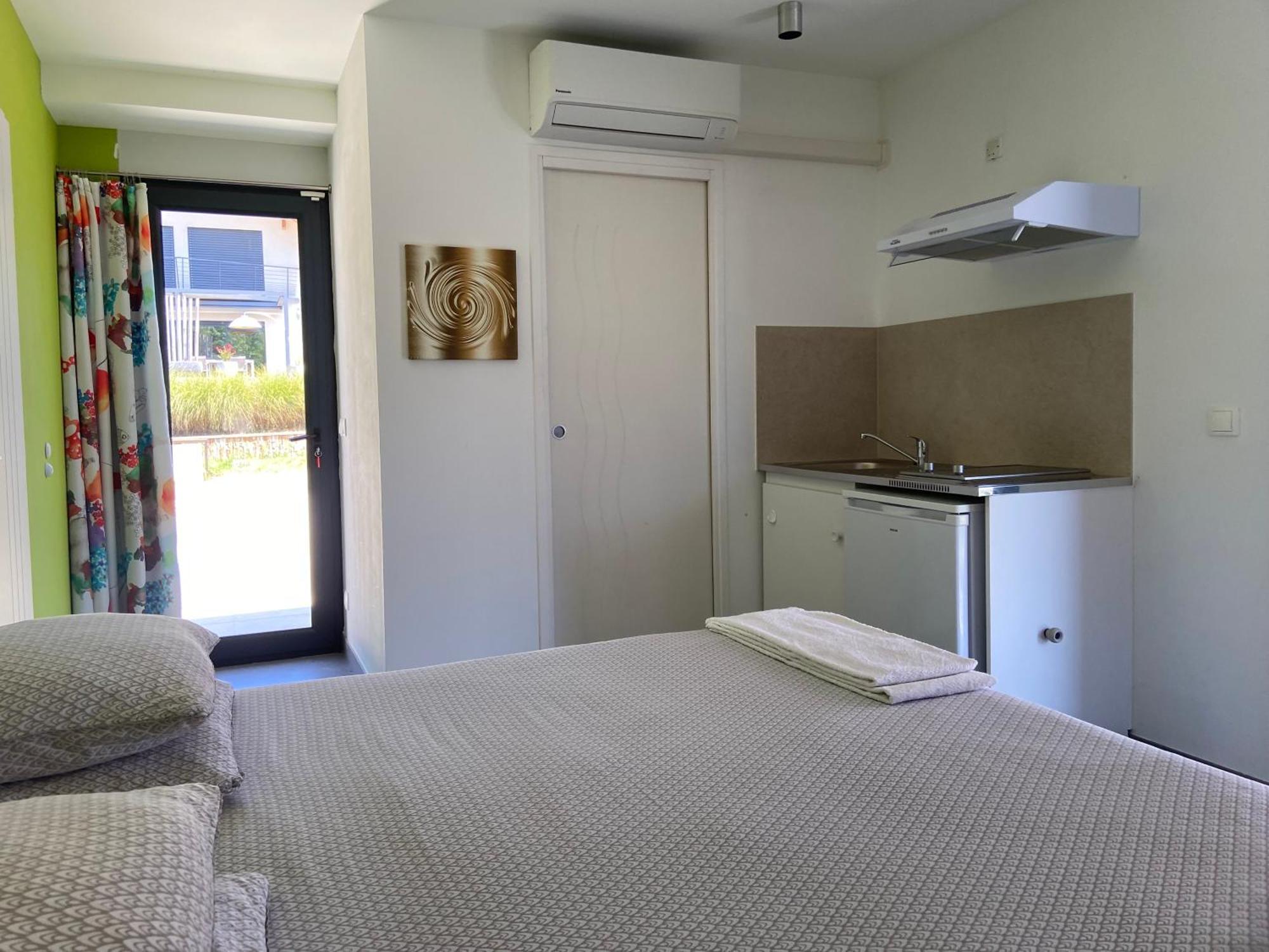 إيكس ليه با Petit Studio Dans Villa Bord De Lac المظهر الخارجي الصورة